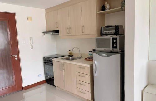 San Lorenzo Condominio | Modern Makati Condo for Rent - City Views & Convenience