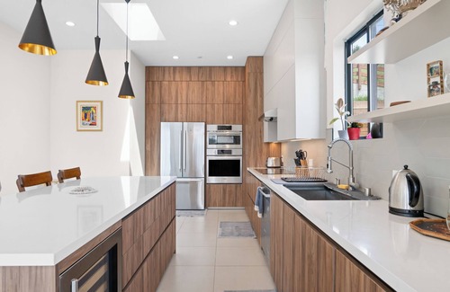 San Anselmo Casa | Modern Marin County Retreat 5BR, 4.5BA Sleeps 10 Mt. Tam Views Near SF