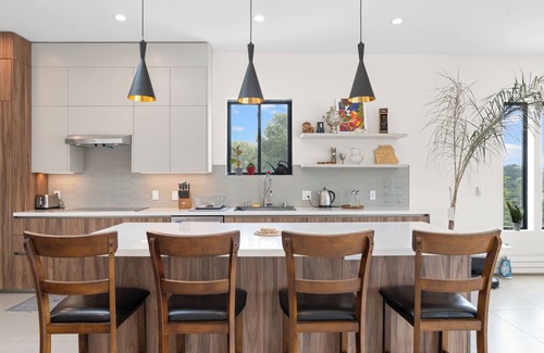 San Anselmo Casa | Modern Marin County Retreat 5BR, 4.5BA Sleeps 10 Mt. Tam Views Near SF