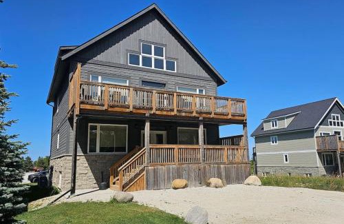 The Blue Mountains Chalet De Esquí | Modern Memories 8BR Hillside Chalet w BBQ, Laundry and 6.5WR