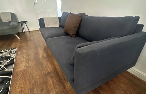 Blyth Casa | Modern Minimalist Spacious 3br Blyth Home
