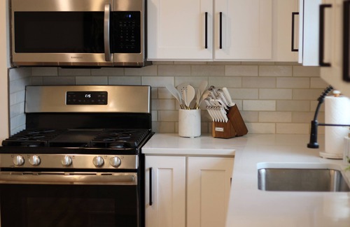 Mission Casa | Modern Mission Escape Home - Family Friendly - Close to All Attractions
