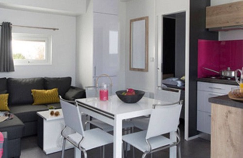 Wackersdorf Casa | Moderna casa móvil en el lago con sauna de barril (WA104)