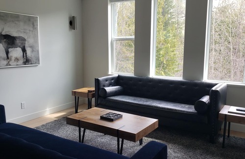 Silver Star Mountain Cama Y Desayuno | Modern Mountain Escape BnB Near Silver Star Mountain Ski Resort & Sovereign Lk
