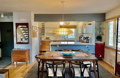 Mammoth Lakes Condominio | Montaña moderna Get-Away-Wildflower 1 BR + Condominio Loft / 2 BA