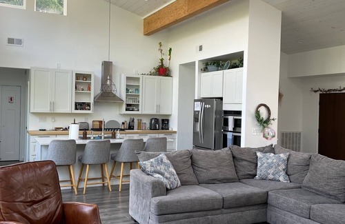 Seymour Casa | Modern Mountain Getaway
