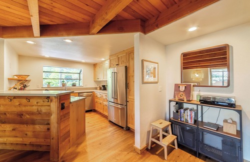 Mammoth Lakes Casa | Modern Mountain Townhome, Views, Pool & Spa 581