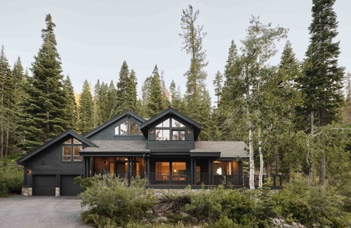 Olympic Valley Cabina | Modern Mountain Home