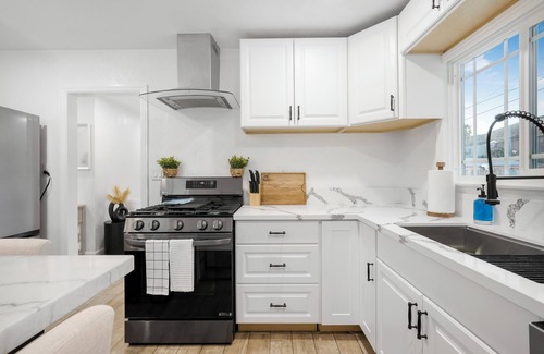 Lompoc Casa | Modern Mountain View home