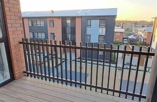 Northcote Apartamento | Modern near parks, shopping, and dining. family-ready!