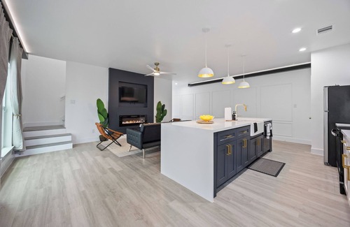 Northside Casa | Modern NEW 3BR Home w/Garage & Big Backyard