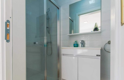Qawra Apartamento | Modern New Apartment 3Bdr 2 Bth