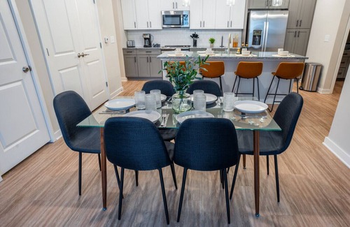 Athens Apartamento | Modern, New Apt | Pool | Long Stays