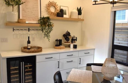 Downtown Cannon Beach Casa | Modern New Build Pet Friendly 3BR 2BA home w/ Hot Tub, Fire Pit & Coffee Bar Easy Walk to Beach