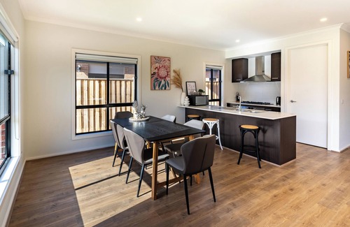 Clyde Casa | Modern new Homly House at Clyde