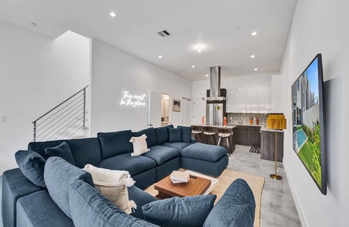 Lake Ridge Apartamento | Modern NEW Luxury Home | Pool Heated