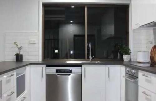 Brighton Casa | Modern newly renovated home with pool!