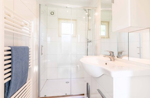 Klein Hitland Casa | Modern Chalet Only 18 km From Rotterdam