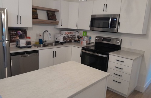 Dieppe Apartamento | Modern Oasis | 2BR Downtown Retreat w/ Balcony & Free Parking