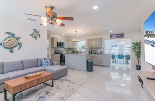Disston Heights Casa | Modern Oasis, Perfect Location Packed W/ Amenities