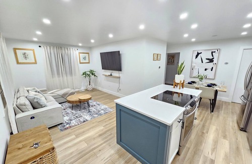 Warren Casa | Modern Oasis, Warren Getaway