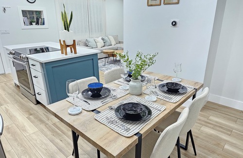 Warren Casa | Modern Oasis, Warren Getaway
