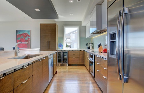 Kure Beach Casa | Moderna casa frente al mar con ascensor