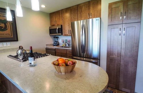 Kaunakakai Condominio | ¡Disfrútalo todo! Suite frente al mar recientemente renovada con cocina completa, TV + ventiladores de techo – Molokai Shores 131