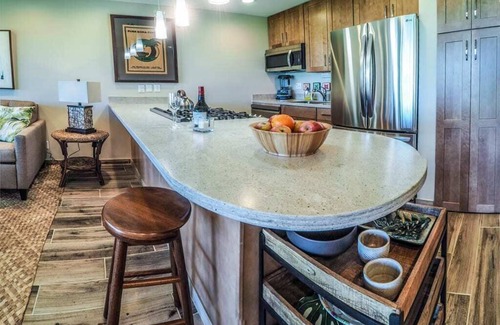 Kaunakakai Condominio | ¡Disfrútalo todo! Suite frente al mar recientemente renovada con cocina completa, TV + ventiladores de techo – Molokai Shores 131