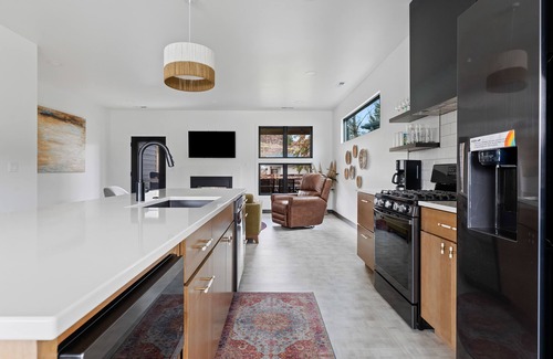 Hill City Casa | Modern on Main-Walking Distance to Downtown Hill City and Mickelson Trail!