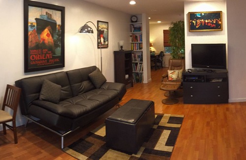 Kaimuki Casa | Modern one Bedroom Apartment With Private Entrance, air Conditioner, Kitchen