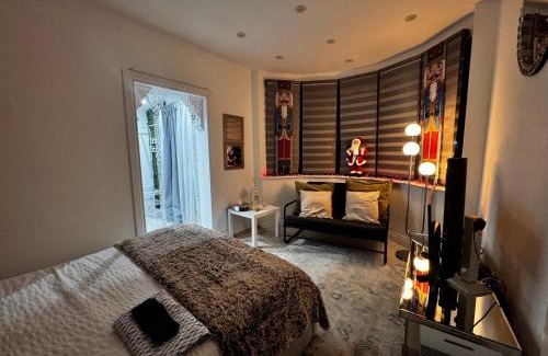 Richmond-upon-Thames Apartamento | Modern One Bedroom Flat in Twickenham for Business Travelers