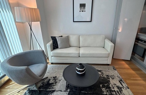 Central New York City Apartamento | Modern One Bedroom in the Heart of Midtown West