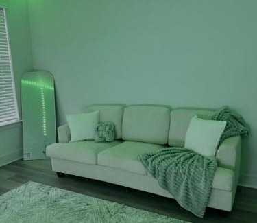 Airport North Apartamento | Modern Orlando Retreat Near MCO in Gated Community with Resort-Style Amenities & Free Parking