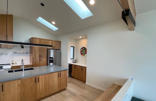 Pacific City Casa | Modern Pacific City home w/views of the Ocean, Nestucca Bay, and Haystack Rock.