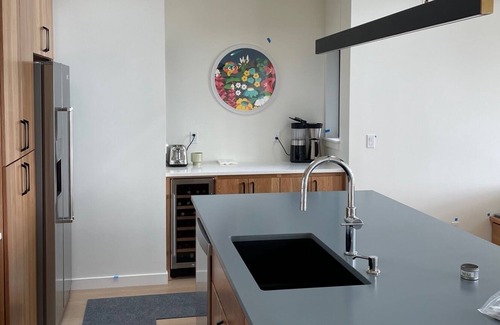 Pacific City Casa | Modern Pacific City home w/views of the Ocean, Nestucca Bay, and Haystack Rock.