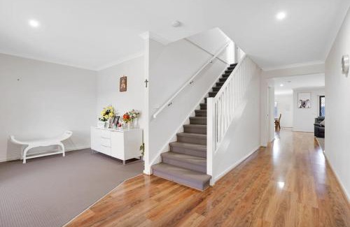 Pakenham Casa | Modern Pakenham Family Home near Lakeside