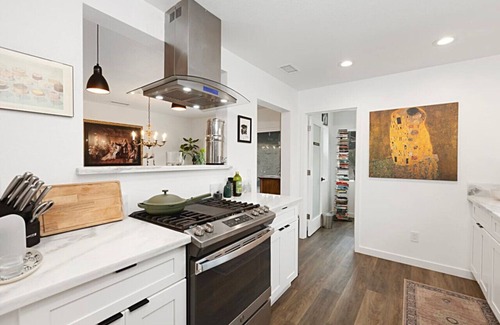 Rolando Village Casa | Modern Peaceful Tucked Away With Private Office
