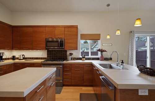 Southern Crossing Casa | Modern & Peaceful, Walk to Old Mill, New and Lovely, AC