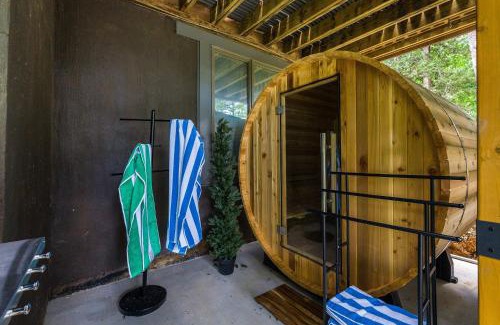 Massanutten Casa | Modern Peaks Hot Tub Sauna GameTheatre Room