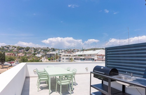 Vallpineda Apartamento | Moderno Ático Chicago en Sitges con azotea
