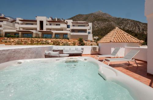 Istan Apartamento | Modern Penthouse with Private Jacuzzi, Panoramic Sea and Lake Views - 8 min to Puente Romano