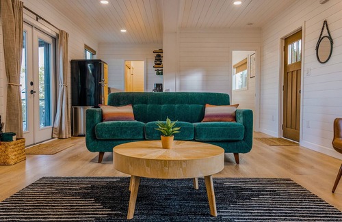 Center Point Casa | Modern, pet friendly shipping container home in charming Texas Hill Country
