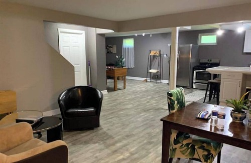 Erie Casa | Modern Pet ok15 min from beach. 25 min from slopes
