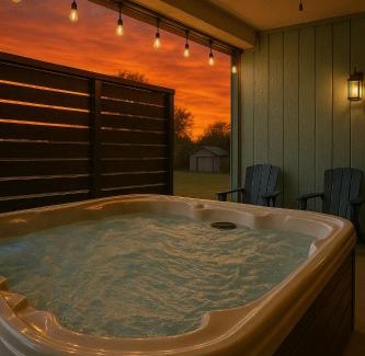 Pigeon Forge Casa | Modern Pigeon Forge Gem Near Dollywood, Gatlinburg & Smokies - 2 Mins to Pkwy & Strip, Hot Tub, Fire Pit, Cable, Hi-Speed WiFi