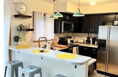 Drums Casa | Modern Poconos House, 3br 2ba, HOT TUB, Private