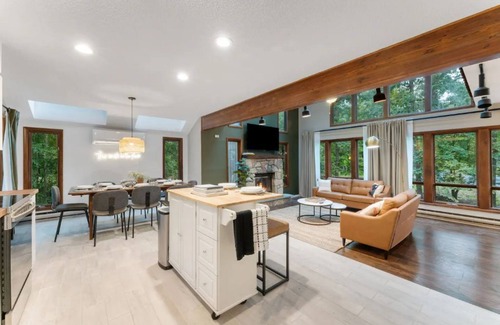 East Stroudsburg Casa | Modern Poconos Elegance Fire Pit, Hot Tub, Games