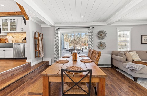 Moultonborough Otro | Prime Leaf Peeping Locale: Near Mountains, Trails, Lakes & Fall Festivals