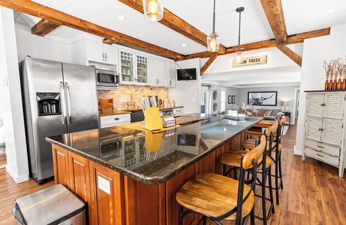 Moultonborough Otro | Prime Leaf Peeping Locale: Near Mountains, Trails, Lakes & Fall Festivals