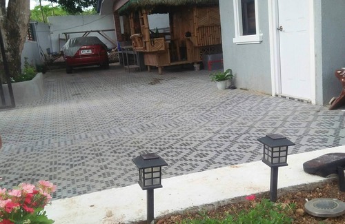 Trece Martires Casa | Modern Private House with Swimming Pool